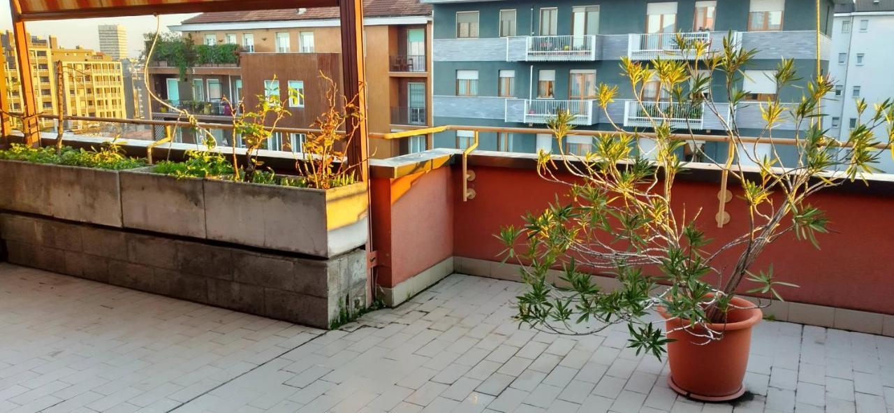 Meraviglioso Super Attico Con Terrazza 米兰 外观 照片
